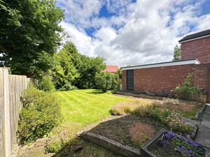 Photo 25- click for photo gallery